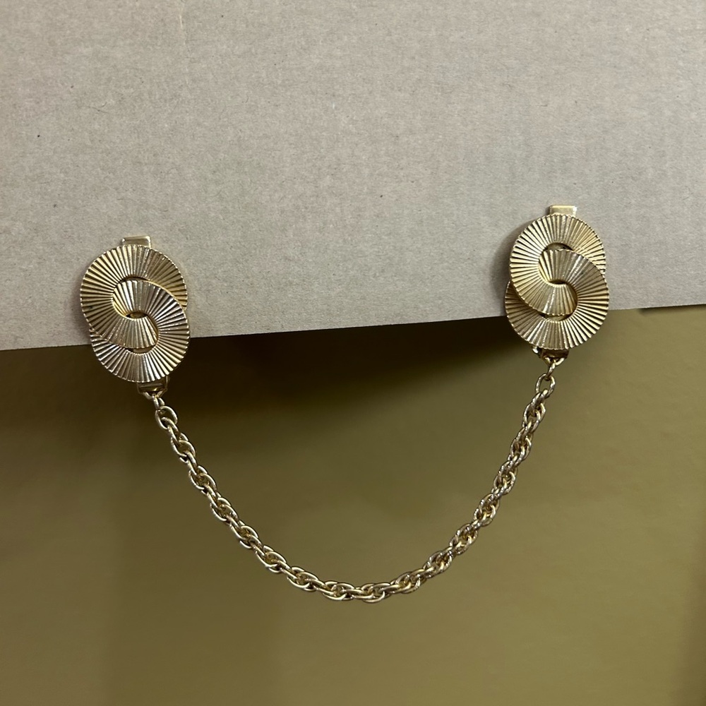 Vintage Sweater Clip